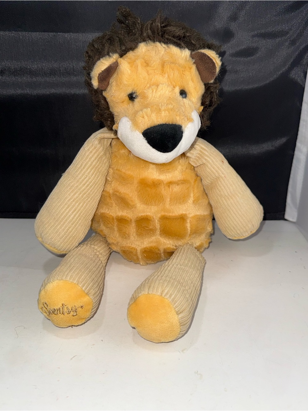 2010 Roarbert The Lion Scentsy One of Original Scentsy Plush Zip Back for scent